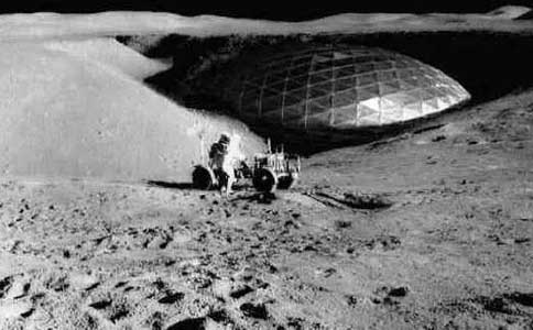 第一个成功登上月球的人是谁，阿姆斯特朗临死前爆出UFO的未解真相